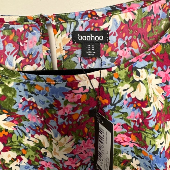 Boohoo PLUS WOVEN PUFF SLEEVE FLORAL SKATER DRESS - Picture 12 of 16
